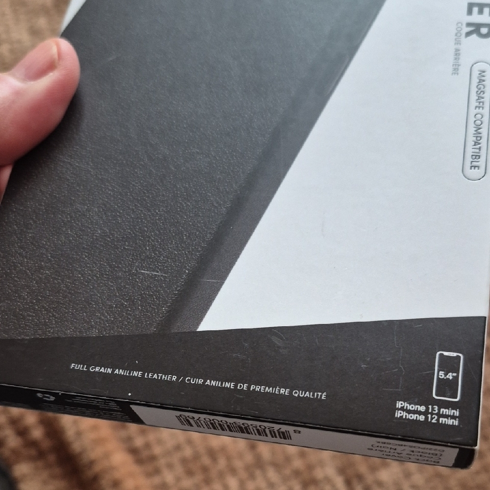 Decoded Black Leather Phone Case - Picture 4 of 4